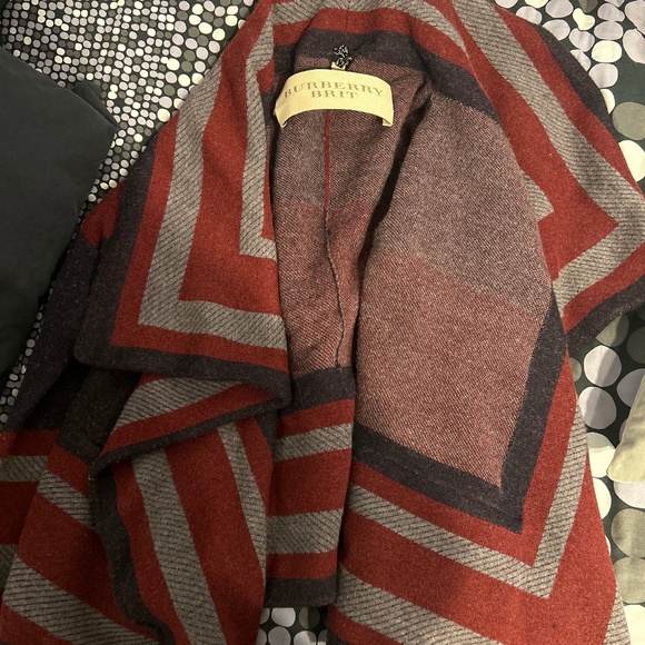 Burberry Sweater - Picture 1 of 3